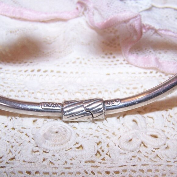 SARDA Sterling Silver Black Onyx Hinged Bangle Bracelet - Picture 6 of 6